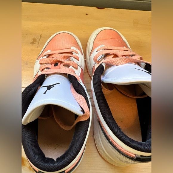 NIKE AIR JORDAN 1 LOW GS LT MADDER ROOT BLACK WHITE DM8960-801 SIZE 4 - Picture 5 of 8